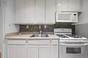 485 Bronx River Rd, Yonkers, NY 10704 - Photo 2