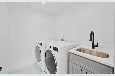 404 Langley Avenue, West Hempstead, NY 11552 - Photo 24