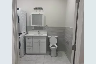 111 Roosevelt Avenue #C, Mineola, NY 11501 - Photo 6