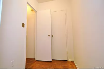281 Garth Road #B4D, Scarsdale, NY 10583 - Photo 18