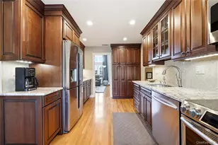 72 Wenwood Dr, Massapequa Park, NY 11762 - Photo 24