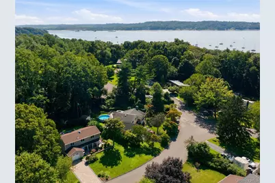6 Daniel Drive, Glen Cove, NY 11542 - Photo 2