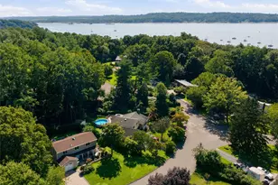 6 Daniel Dr, Glen Cove, NY 11542 - Photo 2