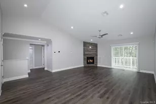 32 Sunlight Walk, Holbrook, NY 11741 - Photo 6