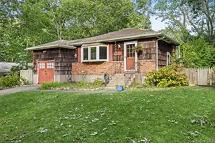 2 Easterly Rd, Hampton Bays, NY 11946 - Photo 2