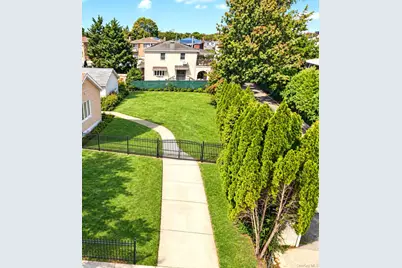 146-43 Bayside Avenue, Flushing, NY 11354 - Photo 2
