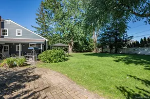18 Meadow Lark Dr, East Northport, NY 11731 - Photo 20