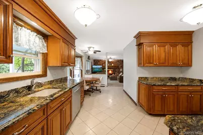 36 George Street, Sayville, NY 11782 - Photo 16