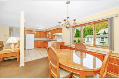 42 Peachtree Lane, Huntington Station, NY 11746 - Photo 12