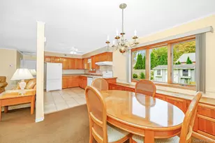42 Peachtree Ln, Huntington Station, NY 11746 - Photo 12