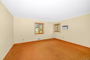 42 Peachtree Ln, Huntington Station, NY 11746 - Photo 16