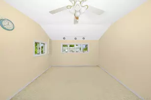 42 Peachtree Ln, Huntington Station, NY 11746 - Photo 20