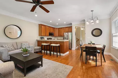 30 Torrey Pine Lane, Bay Shore, NY 11706 - Photo 10