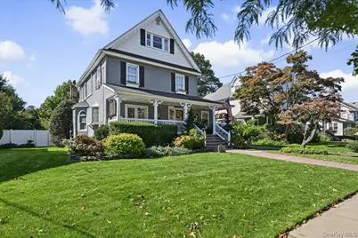 176 S Centre Avenue, Rockville Centre, NY 11570 - Photo 2