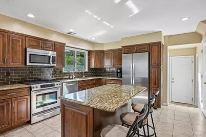26 Falcon Drive, Hauppauge, NY 11788 - Photo 8