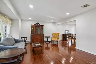 26 Falcon Dr, Hauppauge, NY 11788 - Photo 4