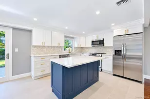 9 Sussex Ln, Lake Grove, NY 11755 - Photo 18