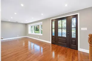 9 Sussex Ln, Lake Grove, NY 11755 - Photo 8