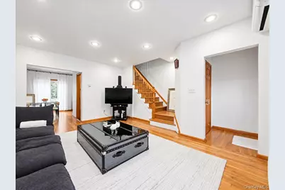 7551 Utopia Parkway, Fresh Meadows, NY 11366 - Photo 4