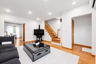75-51 Utopia Pkwy, Fresh Meadows, NY 11366 - Photo 4