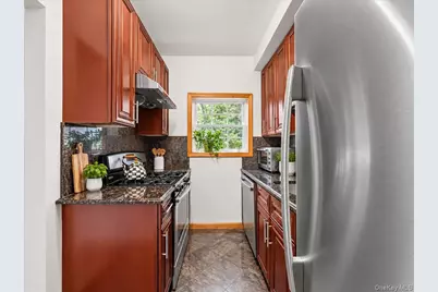 7551 Utopia Parkway, Fresh Meadows, NY 11366 - Photo 10