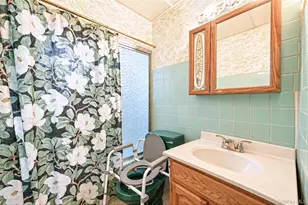 29 Walton St, Brentwood, NY 11717 - Photo 18