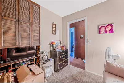 29 Walton Street, Brentwood, NY 11717 - Photo 24
