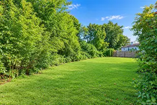 29 Walton St, Brentwood, NY 11717 - Photo 4