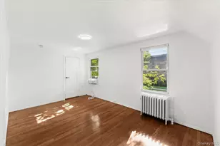 19 Gilchrest Rd, Great Neck, NY 11021 - Photo 18