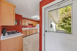 40 Huguenot Rd, Carmel, NY 10512 - Photo 4