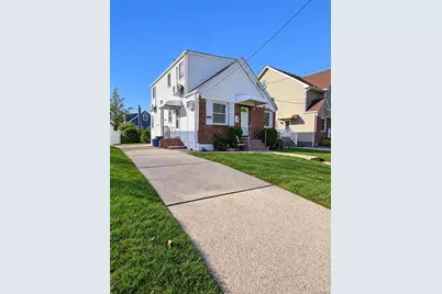 24 N Montgomery Street, Valley Stream, NY 11580 - Photo 2