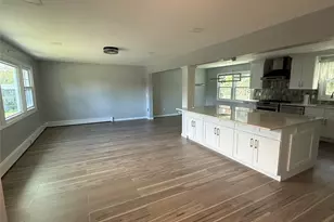 3123 Douglas Dr, Yorktown Heights, NY 10598 - Photo 4