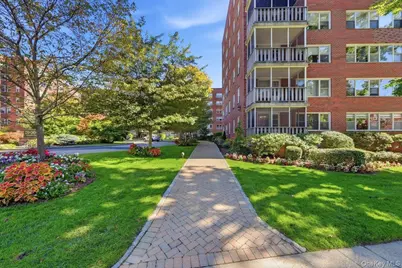250 Garth Road #5B3, Scarsdale, NY 10583 - Photo 2