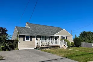 435 15th St, West Babylon, NY 11704 - Photo 2