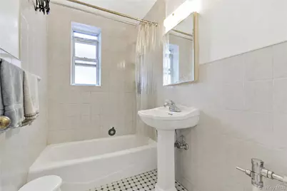 27-05 Parsons Boulevard #6F, Flushing, NY 11354 - Photo 14