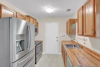 32 Huntington Commons, Yaphank, NY 11980 - Photo 10