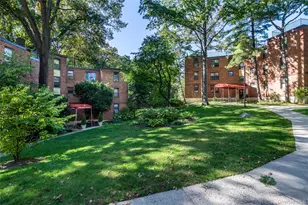 98 Pearsall Dr, Mount Vernon, NY 10552 - Photo 6