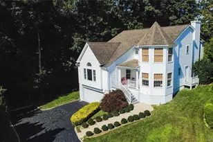 10 Matinecock Ct, Locust Valley, NY 11560 - Photo 34