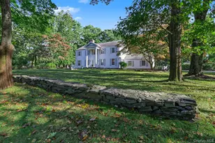 2 3 Pond Rd, Smithtown, NY 11787 - Photo 2