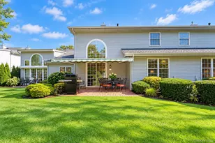 581 Verona Dr, Melville, NY 11747 - Photo 18