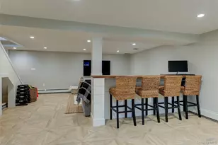 31 Garden Cir, Syosset, NY 11791 - Photo 16