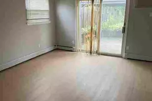 82 Barnyard Ln, Levittown, NY 11756 - Photo 4