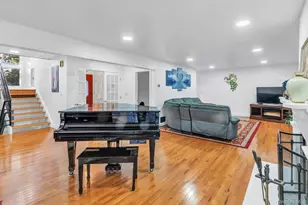19 Bay Woods Dr, Hampton Bays, NY 11946 - Photo 6