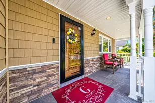 177 N Evergreen Dr, Selden, NY 11784 - Photo 4