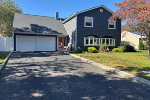 76 Corbin Ave, Patchogue, NY 11772 - Photo 2