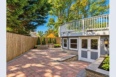 318 Sound Beach Boulevard, Sound Beach, NY 11789 - Photo 38