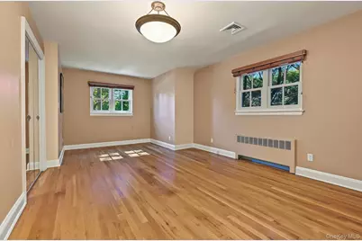 23 Allen Road, Rockville Centre, NY 11570 - Photo 16