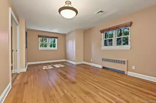 23 Allen Rd, Rockville Centre, NY 11570 - Photo 16