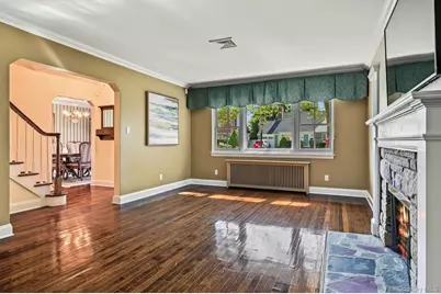 23 Allen Road, Rockville Centre, NY 11570 - Photo 4
