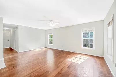 1661 Old Country Road #516, Riverhead, NY 11901 - Photo 10